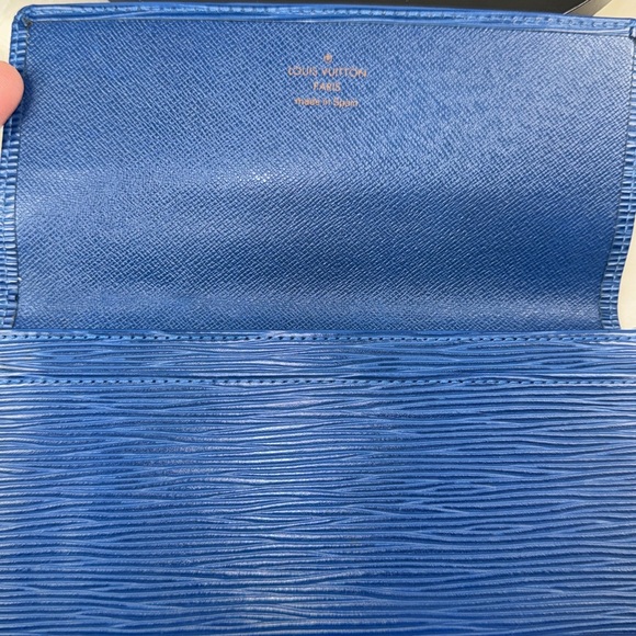 Louis Vuitton Epi Porte Bifold Long Wallet with COA - Picture 10 of 14